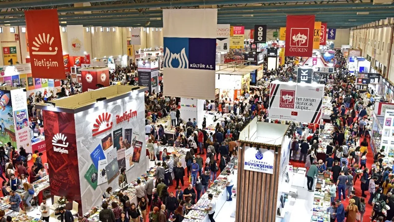 Ankara’da 15. Büyük Kitap Fuarı Kapılarını Açtı: Yüzlerce Yayınevi ve Yazar Okurlarla Buluşuyor