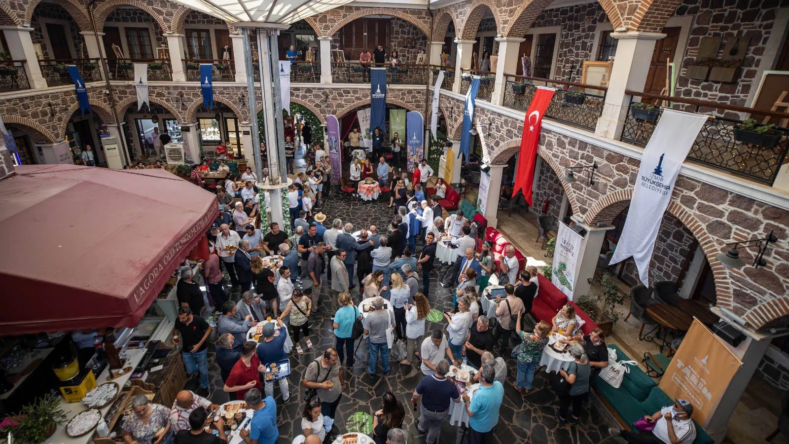 İzmir’de Tarihi Kemeraltı Çarşısı Yenileniyor: Kemeraltı’nın Çehresi Korunarak Modernleşiyor
