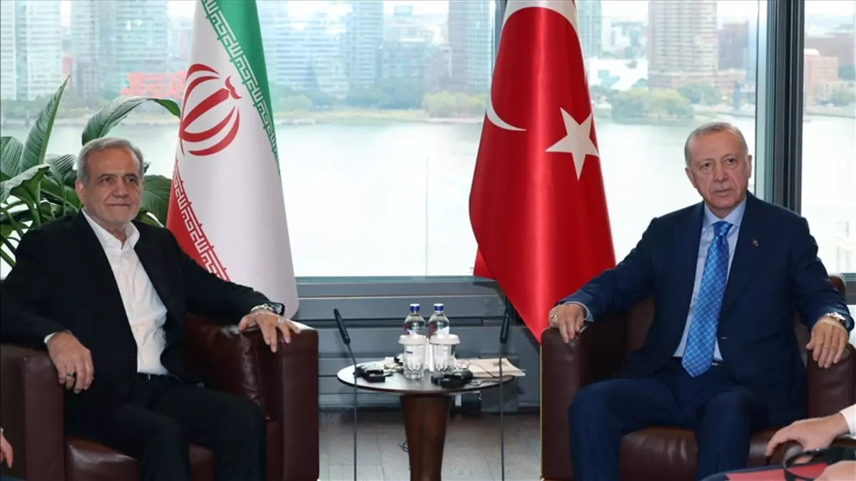 Erdoğan ile Pezeşkiyan Görüştü