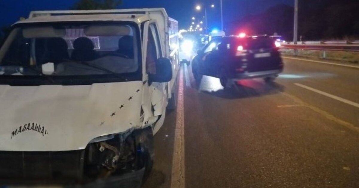 SON DAKİKA Samsun’da kamyonet ile otomobil çarpıştı: 5 yaralı Detaylar…