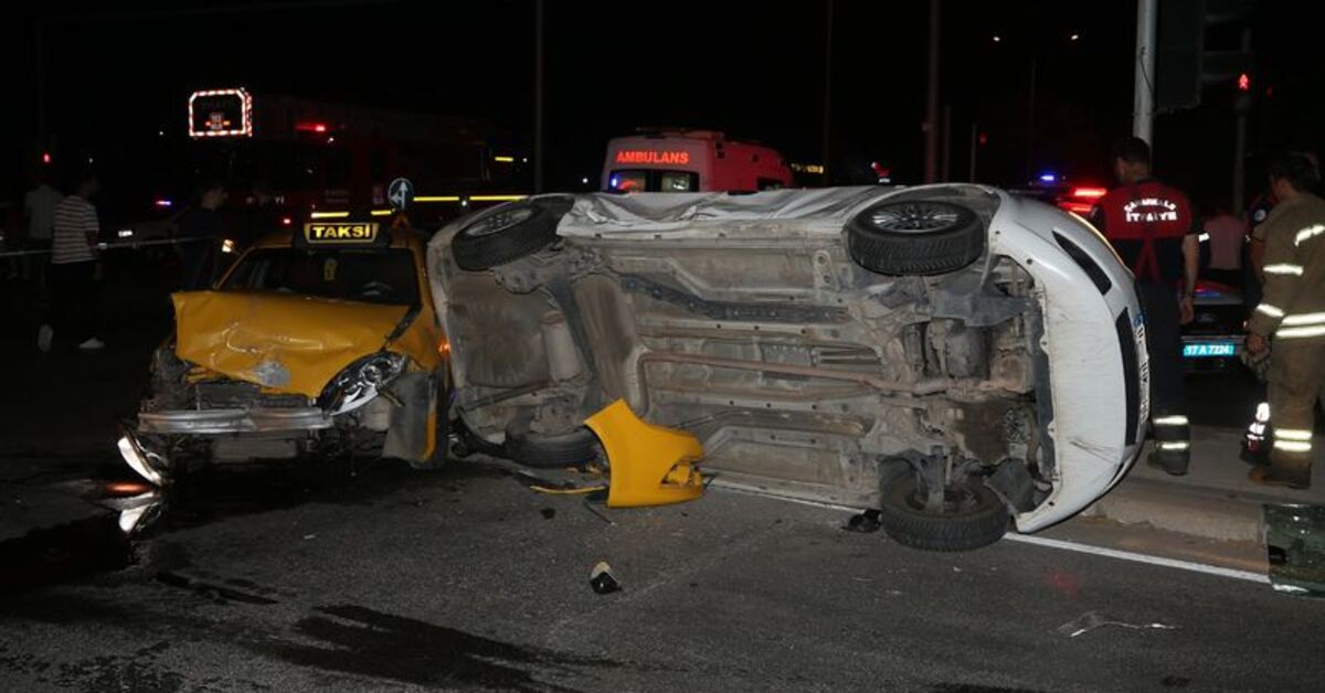 SON DAKİKA Çanakkale’de taksiyle otomobilin çarpıştığı kazada 8 kişi yaralandı Detaylar…