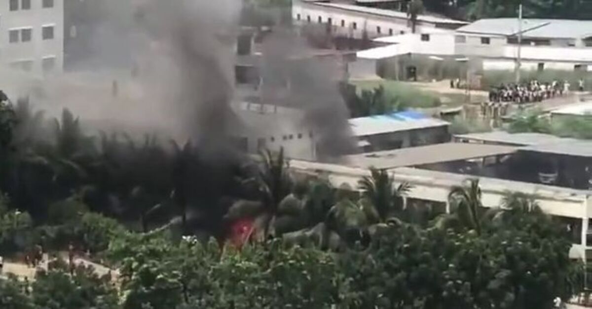 SON DAKİKA Bangladeş'te askeri eğitim uçağı okul kampüsüne düştü Detaylar…