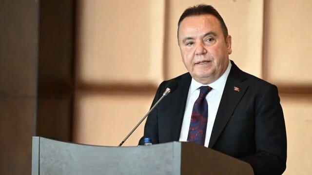 Antalya’yı Karıştıran Rüşvet Dosyası: Yurt Dışındaki Oğul Aranıyor