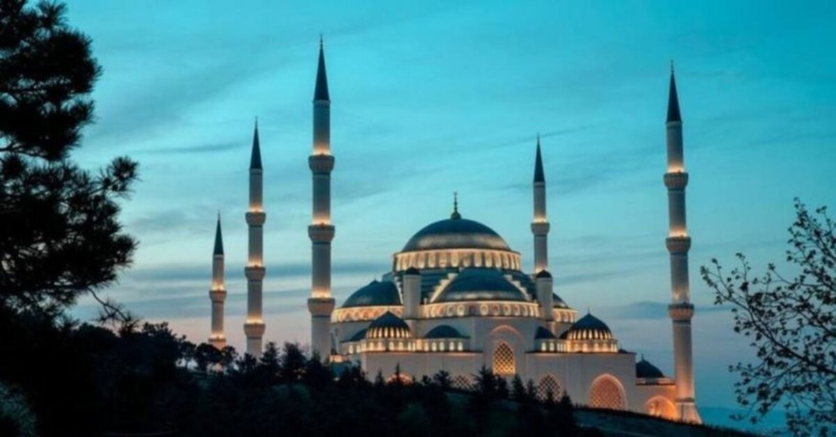 SON DAKİKA Cuma namazı saat kaçta? 22 Ağustos 2025 Cuma namazı saatleri İstanbul, Ankara, İzmir, Bursa Detaylar…