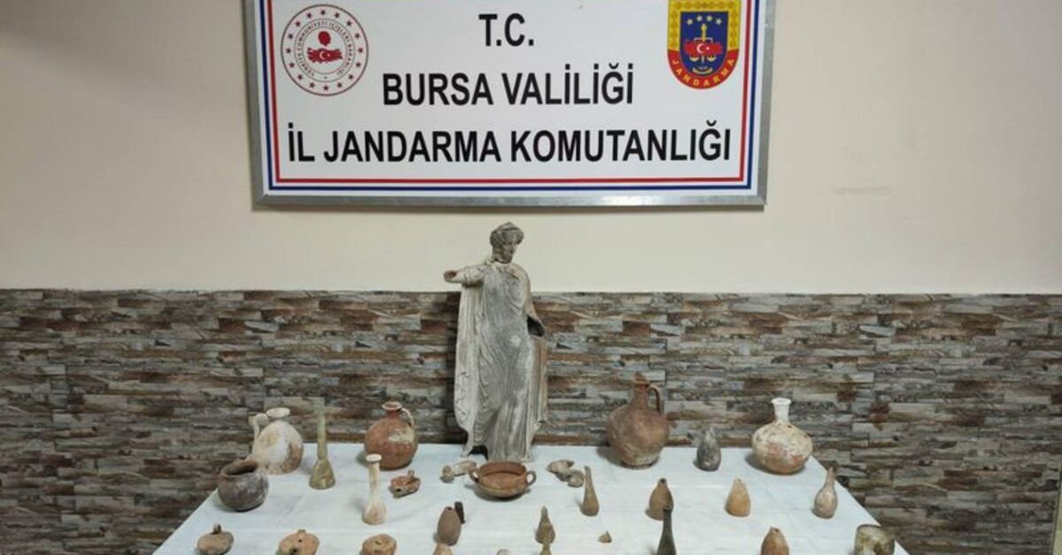 SON DAKİKA Bursa’da tarihi eser operasyonunda 29 obje ve heykel ele geçirildi Detaylar…
