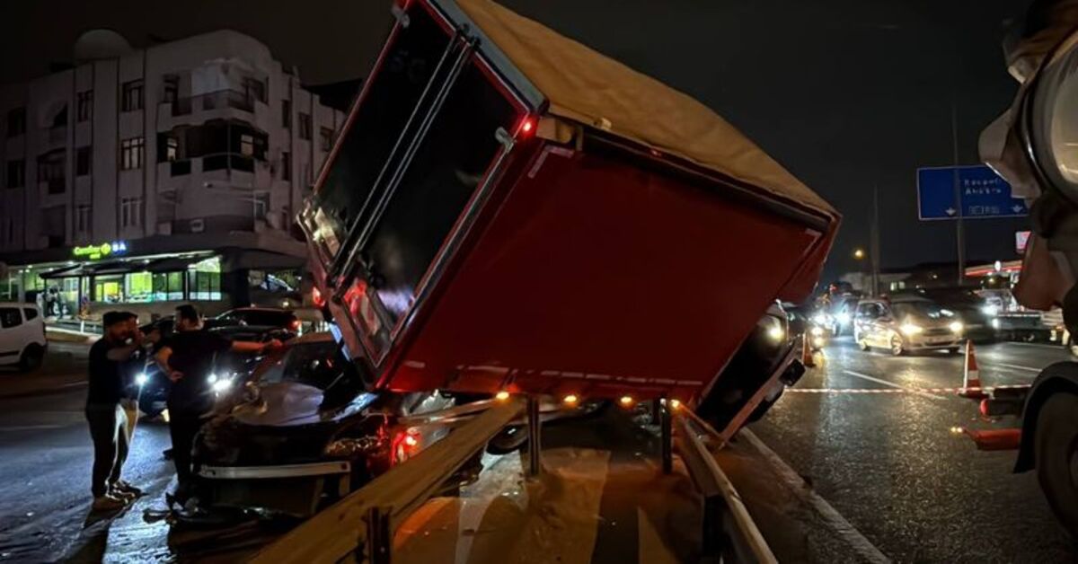 SON DAKİKA Kocaeli’de otomobil ile kamyonetin çarpışması sonucu 3 kişi yaralandı Detaylar…