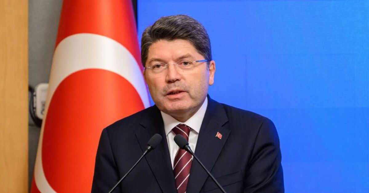 SON DAKİKA Adalet Bakanı Tunç: 11 Cumhuriyet savcımız, avukatları ve tercümanları eşliğinde bilgi amaçlı ifadelerine başvuracak Detaylar…