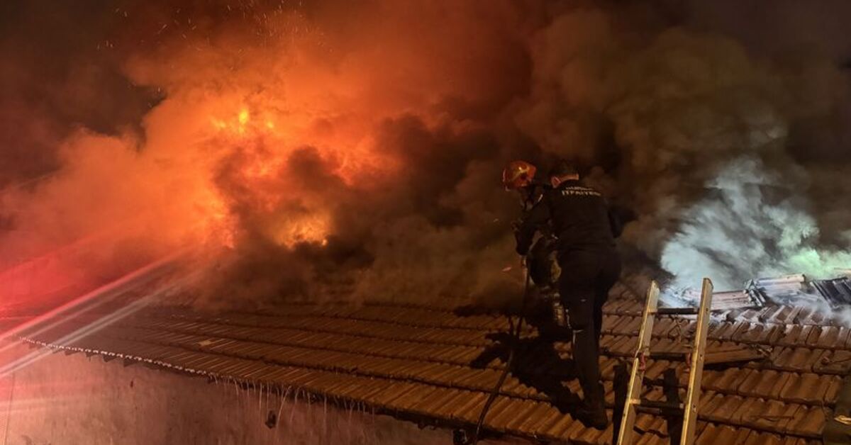 SON DAKİKA Bursa’da yedek parça satılan iş yerinde çıkan yangın söndürüldü Detaylar…