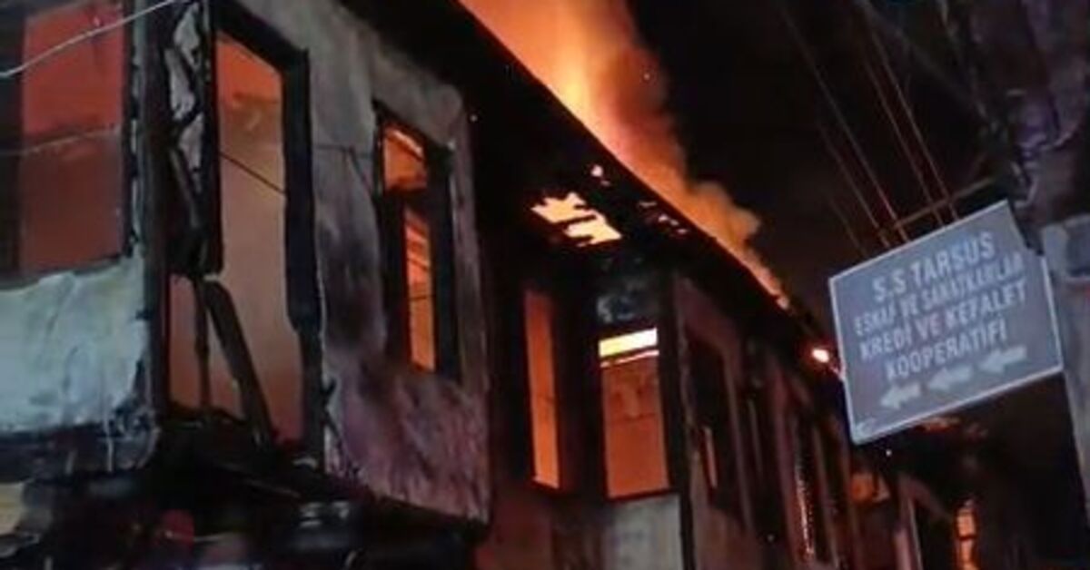 SON DAKİKA Tarsus’ta iki ahşap ev, yangında küle döndü Detaylar…